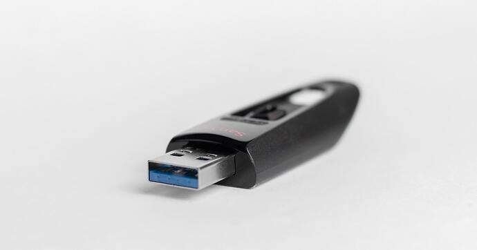 usb drive bootable tech