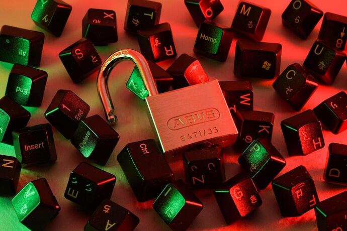 Hiding Data in Oracle Using Tables with Spaces as Names – A Security Quirk or Risk?